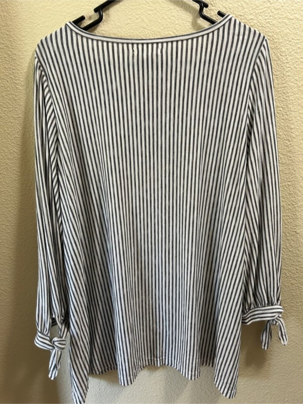 White and Navy Vertical-Stripe Tie-Cuff Long Sleeve Top - Picture 2 of 2